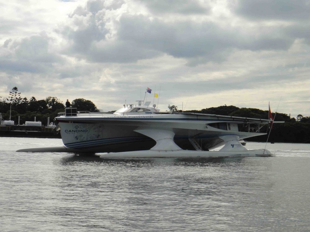 A volta ao mundo em um barco à energia solar