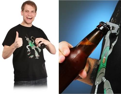 Abrindo a cerveja no peito