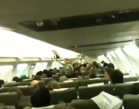 Apertem os cintos o comissário sumiu !