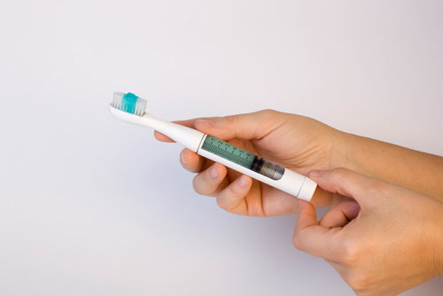 Não deixe de escovar os dentes