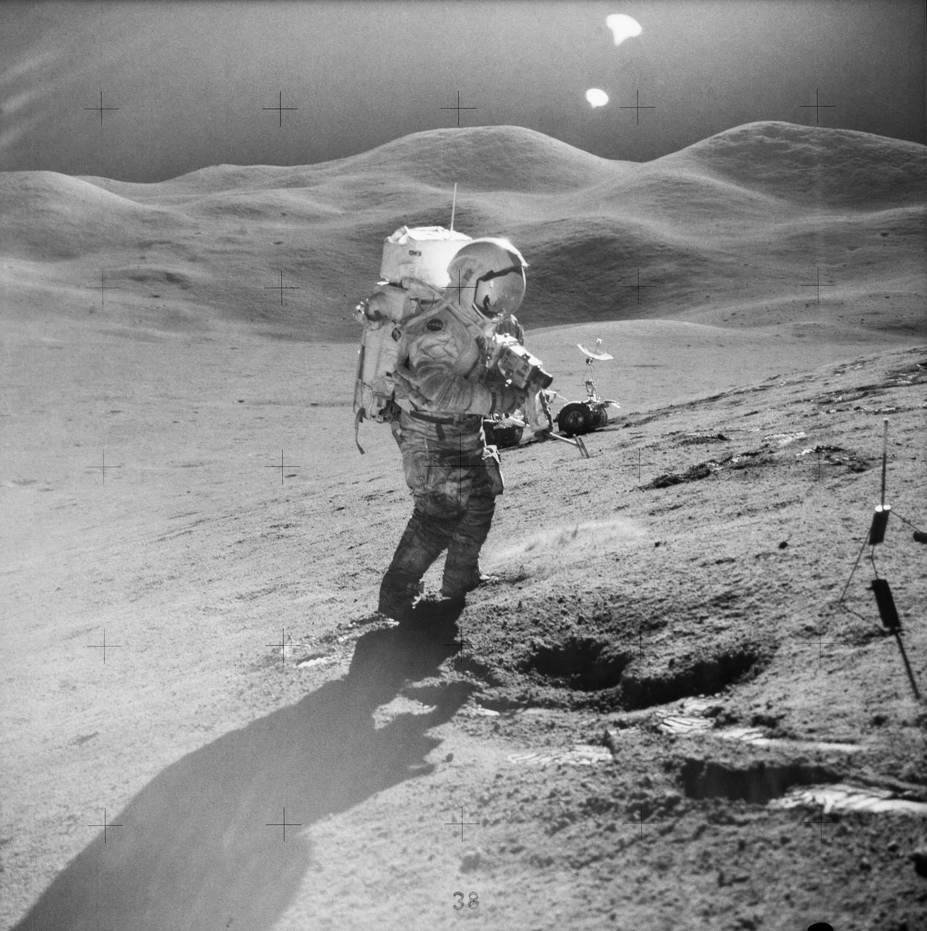 Dave Scott explorando Hadley Delta na Apollo 15